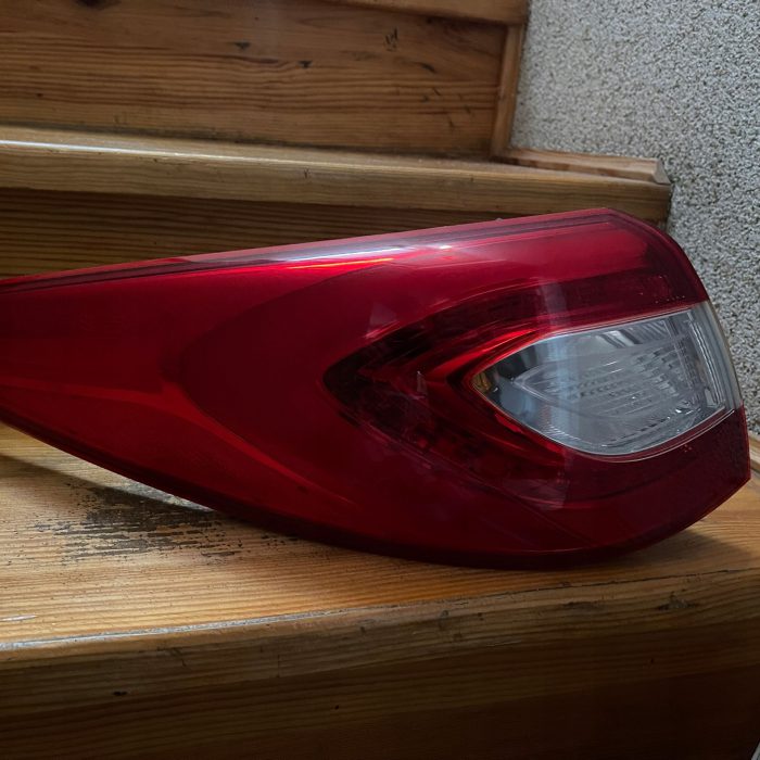 Hyundai IX35 lift LED lampa tylna Europa LEWA Strona zabudowy lewe خطر عقب چپ هیوندای توسان IX35